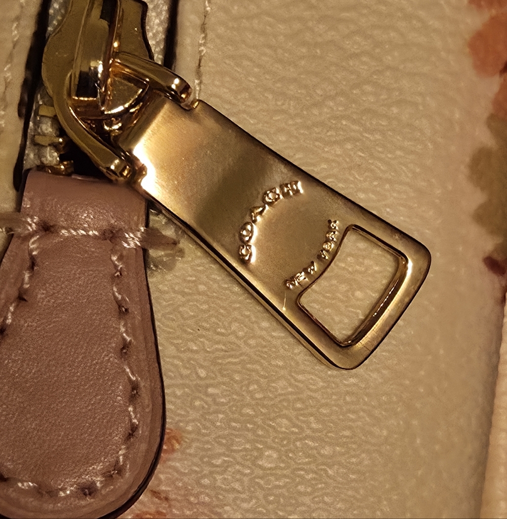 NWOT Coach Japan Exclusive Floral Cosmetic Case C3299 – Rare Limited Edition - Picture 6 of 12